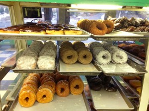 Donuts_(Coffee_An),_Westport,_CT_06880_USA_-_Feb_2013